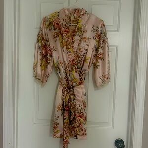 Victoria Secret vintage,gold label women’s floral robe and nightgown set, XS.